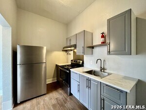 Building Photo - 506 W Drexel Ave