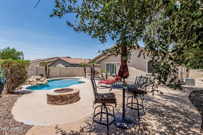 Building Photo - 3777 E Vallejo Dr