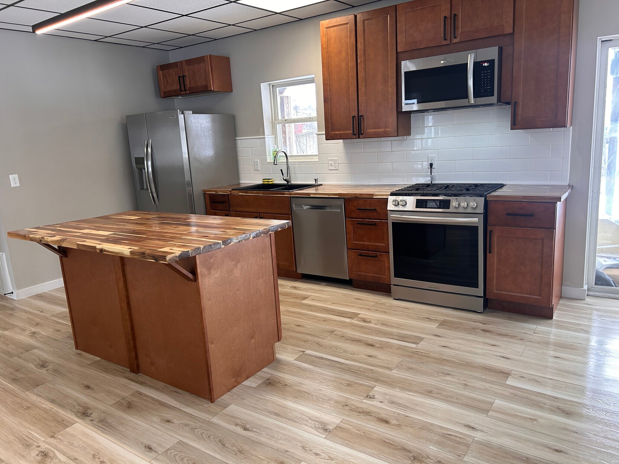 Building Photo - 1093 NY-19