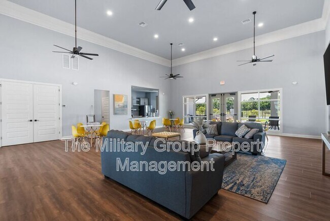 Building Photo - 6901 SW Lugano Ct