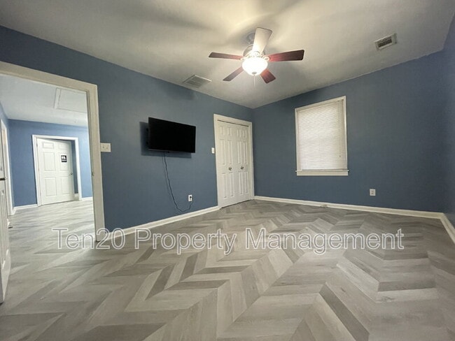 Building Photo - 4741 Armour Rd