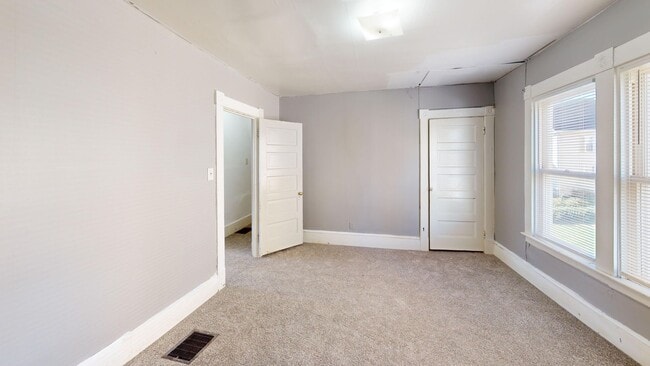 Building Photo - 4 Bed 2 Bath Single Family Home for Rent in Butler, PA