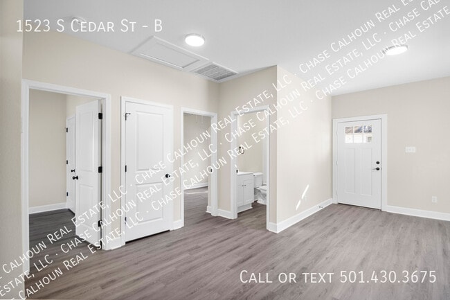 Building Photo - 1523 S Cedar St