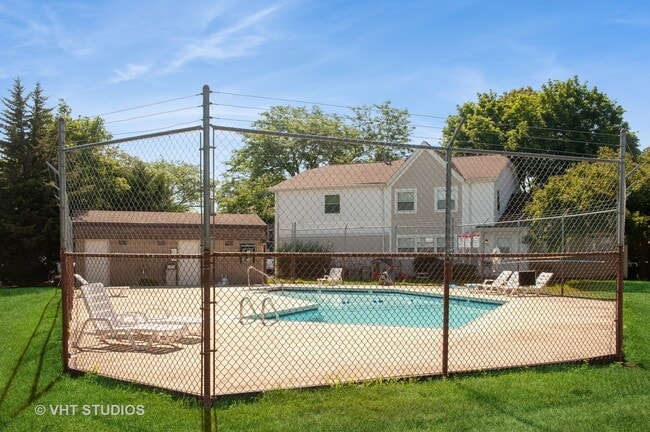 Building Photo - 1158 Inverrary Ln