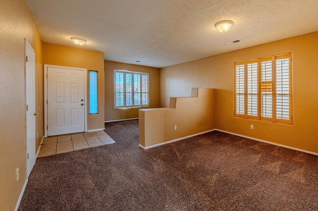 Building Photo - 10416 Rosefinch Dr NW