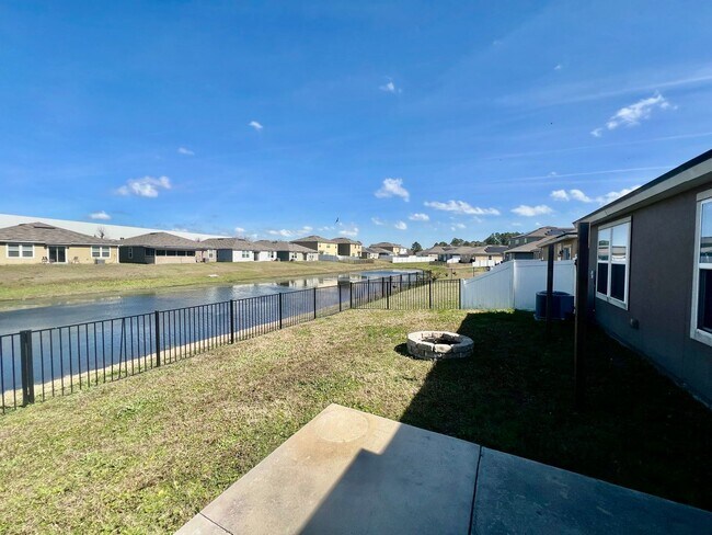 Building Photo - Beautiful 3 Bed, 2 Bath Rental Home – Mode...