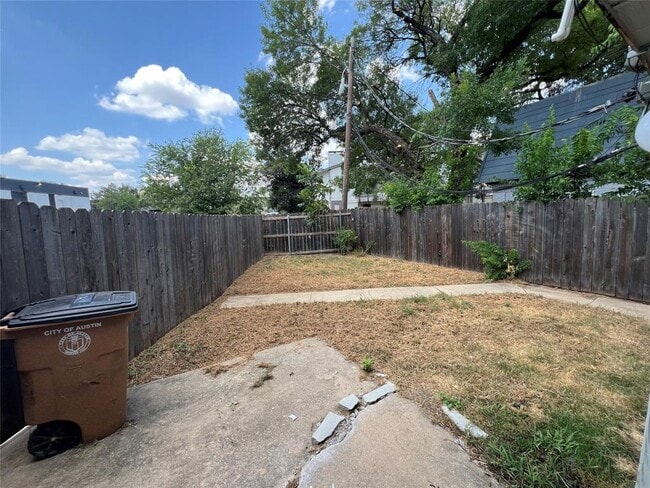 Building Photo - 5808 Wellington Dr