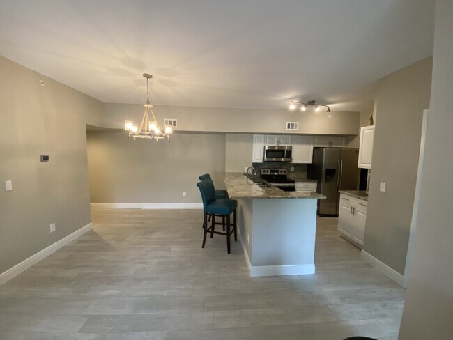 Building Photo - 1810 Florida Club Cir