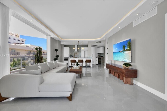 Building Photo - 4201 Collins Ave