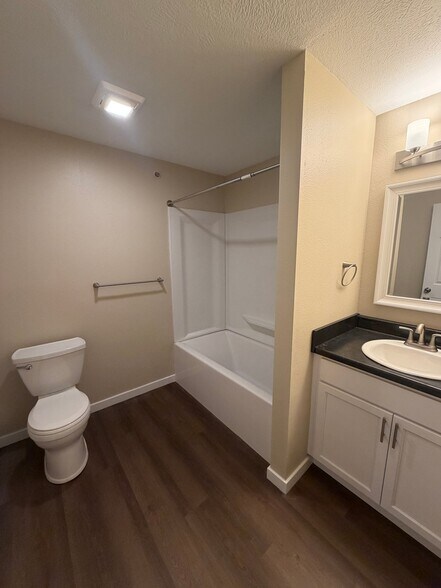 Building Photo - 1365 S Scenic Ave