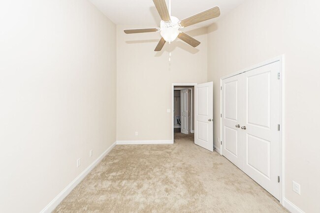 Building Photo - 4 Bedroom 3.5 Bath Townhouse in Kingsbridge at Park West - Mt Pleasant