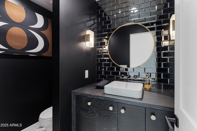 Building Photo - 5841 N Echo Canyon Cir