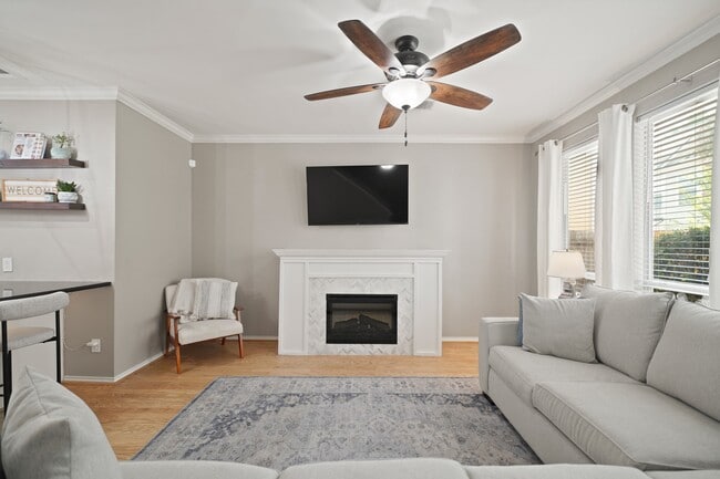 Building Photo - 1413 W 26th St