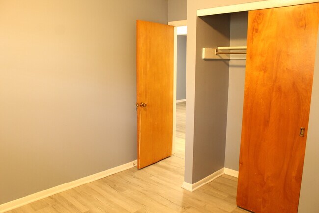 Building Photo - 1703 Shady Lane Rd