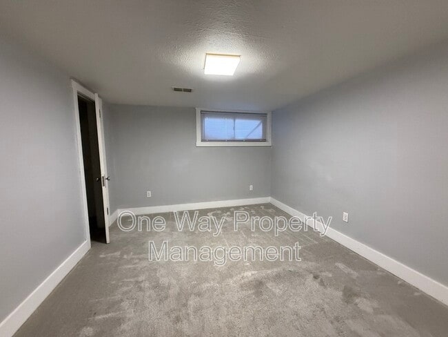 Building Photo - 804 11th St