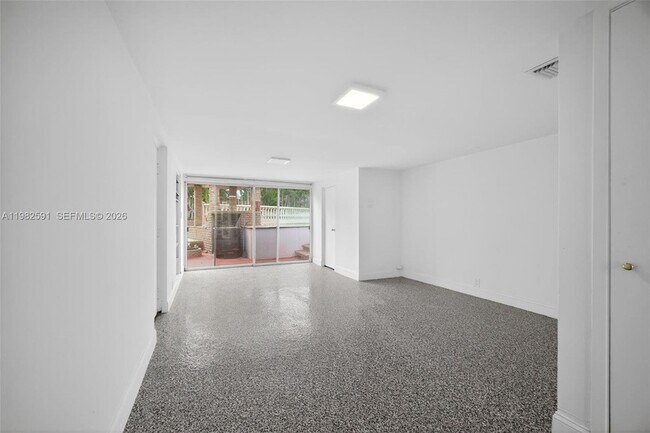 Building Photo - 8651 NE 10th Ct