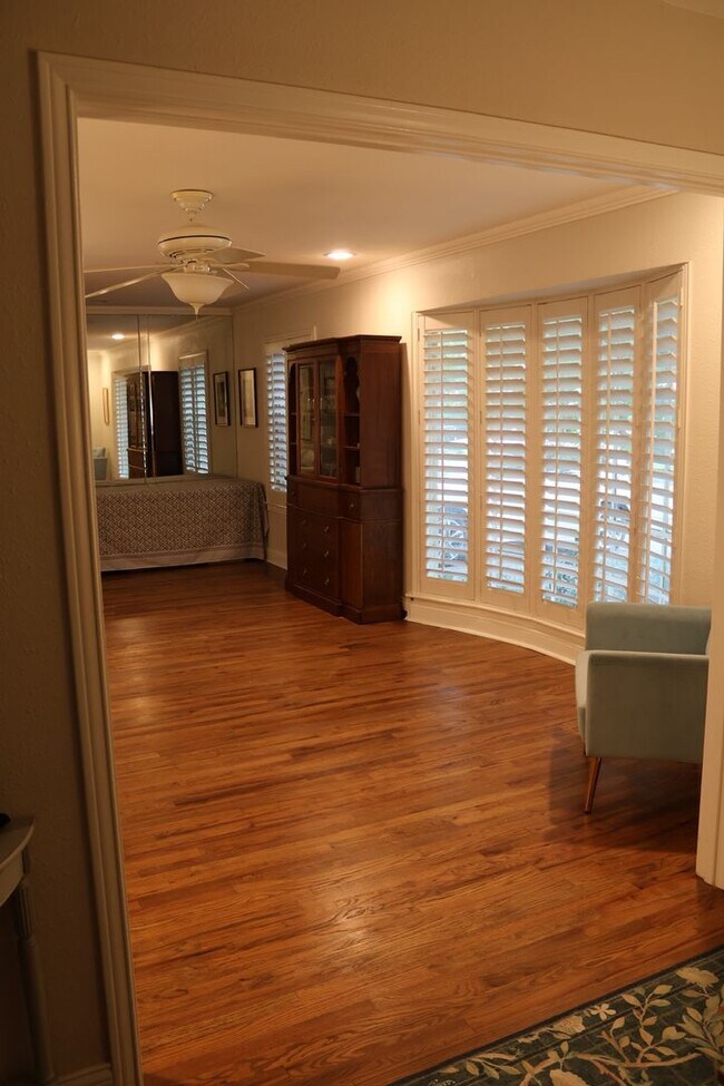 Building Photo - Overton Park home for Lease