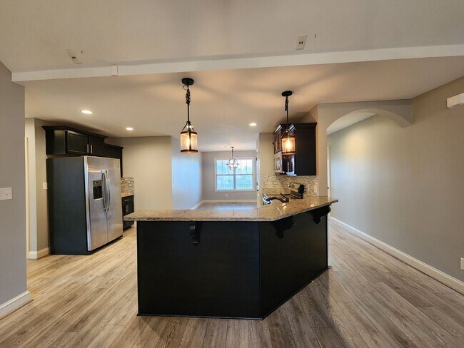 Building Photo - 1003 Sunrise Dr