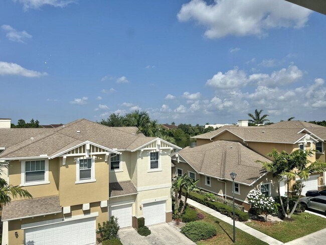 Building Photo - 840 Marina Del Ray Ln