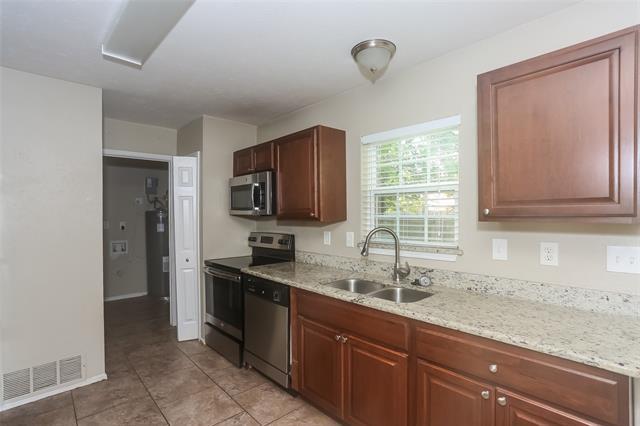 Building Photo - 702 Southridge Ct