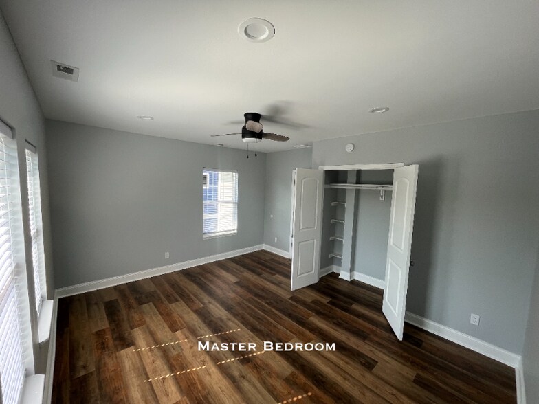 Building Photo - 1014 Villa Ave