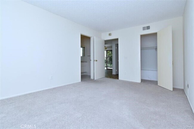 Building Photo - 4061 Falling Leaf Dr