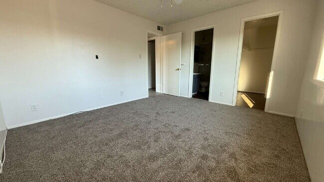 Building Photo - Beautiful Updated Kitchen ,  Large Backyard with Large Covered Patio