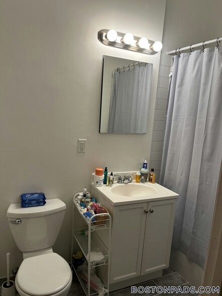 Building Photo - 111 Norway St