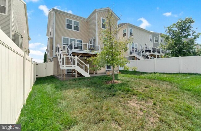Building Photo - 437 Boxelder Dr