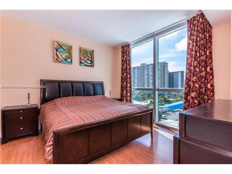 Building Photo - 1945 S Ocean Dr