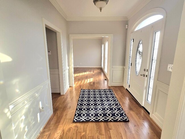 Building Photo - 4876 Rolling Hill Rd