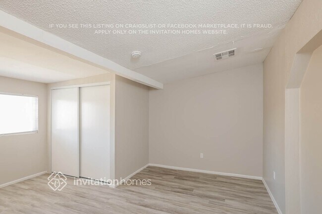 Building Photo - 3114 W Charter Oak Rd