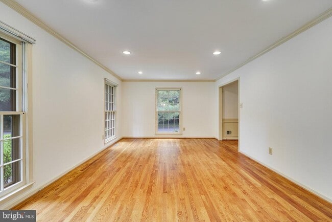 Building Photo - 1427 Laurel Hill Rd