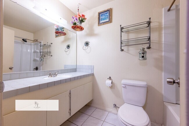 Building Photo - Beautiful 3-Bedroom Home with Pool in Diamond Bar!