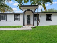 Building Photo - 26650 SW 138th Ct