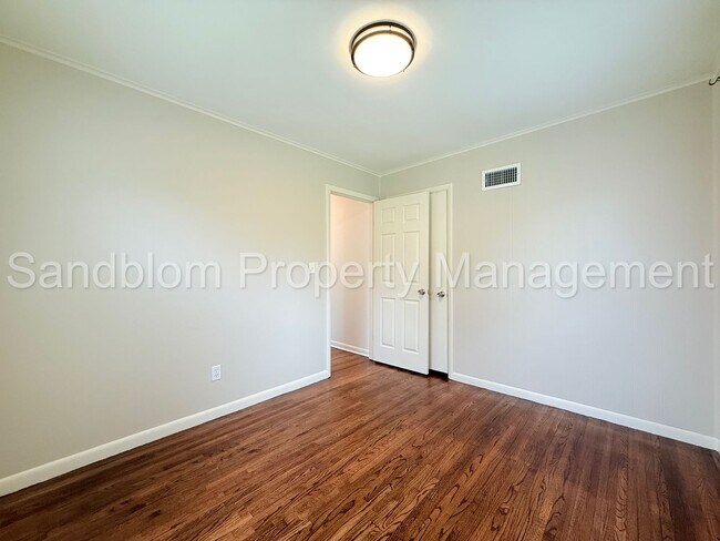 Building Photo - 3737 E 37th Pl
