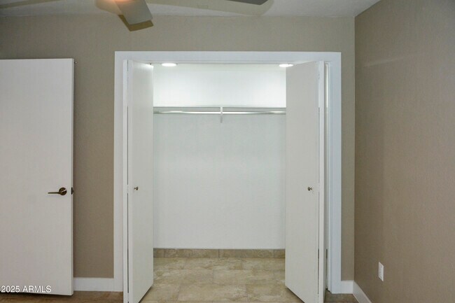 Building Photo - 14801 N Agua Fria Dr