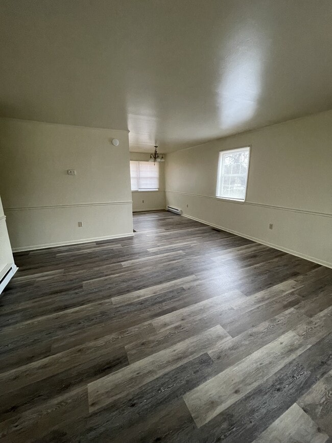 Building Photo - 311 Brookdale Dr