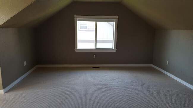 Building Photo - 146 Kimball Ave