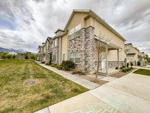 Building Photo - 914 N 1150 E