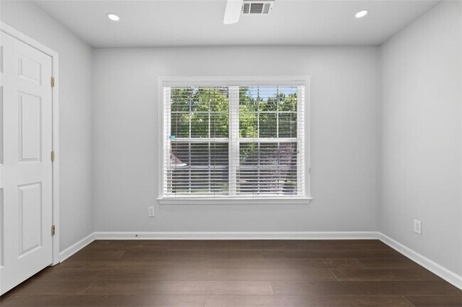 Building Photo - 2885AB Stonehenge Ct