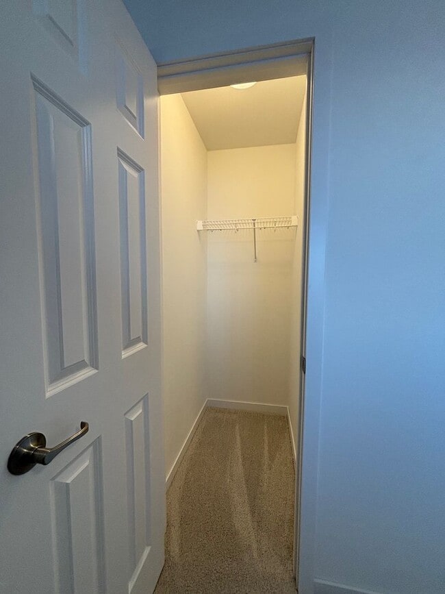 Building Photo - 3 Bed 3 Bath Townhome