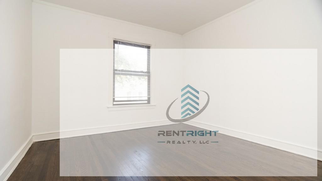 Building Photo - 3249 N Damen Ave