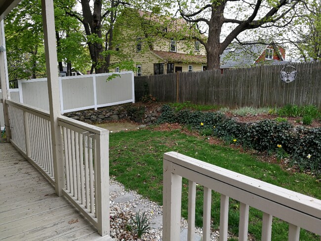 Building Photo - 34 Hume Ave