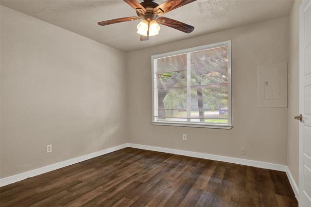 Building Photo - 1477 W Austin St