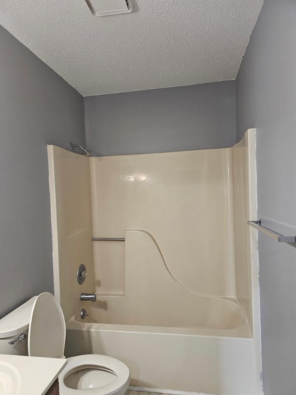 Building Photo - 611 Spring Hill Rd