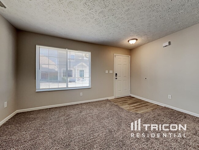 Building Photo - 644 Scotch Pine Dr
