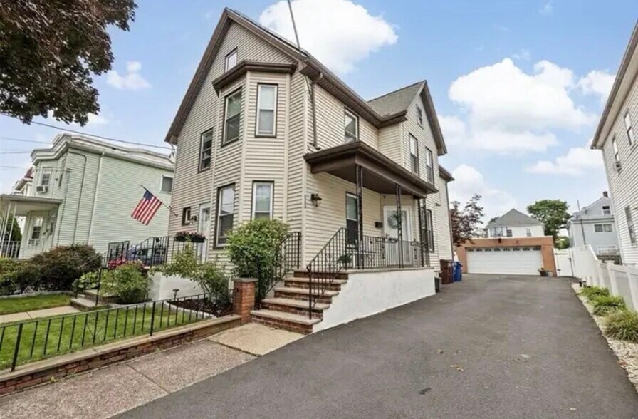 Front Porch - 113 Mountain Ave