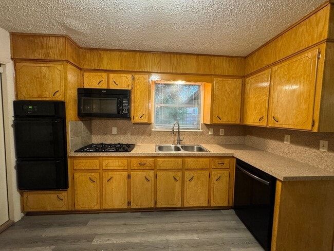 Building Photo - 4-Bedroom House for Rent in Killeen