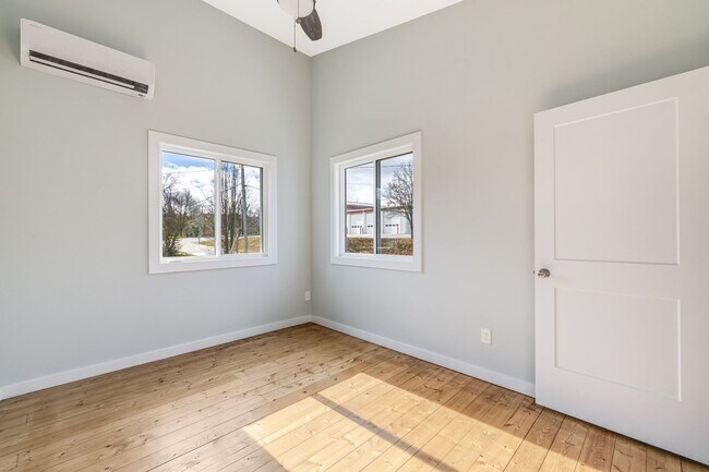 Building Photo - Newly-Built 2-Bedroom Home in Woodfin/Nort...